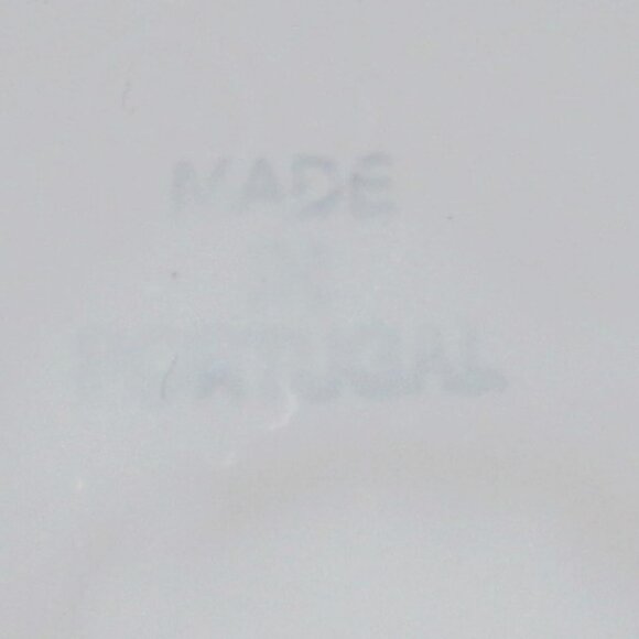 Elegant White Ceramic Planter with Bow Design | Made in Portugal - Picture 5 of 5